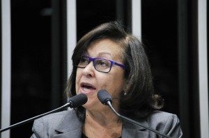 Senadora Lídice da Mata, relatora, apresenta parecer favorável 