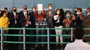 Oposição apresenta novo pedido de impeachment de Bolsonaro por 15 crimes cometidos durante pandemia