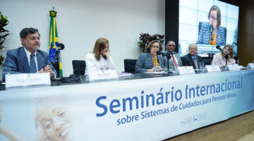 Brasil está atrasado nas políticas públicas para idosos, dizem especialistas