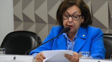 “Bolsonaro não tem nenhuma credibilidade para falar de vacina”, declara Lídice