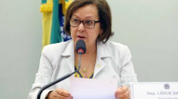 “Governo Bolsonaro é cruel com as adolescentes pobres”, disse Lídice ao comentar veto a distribuição de absorventes